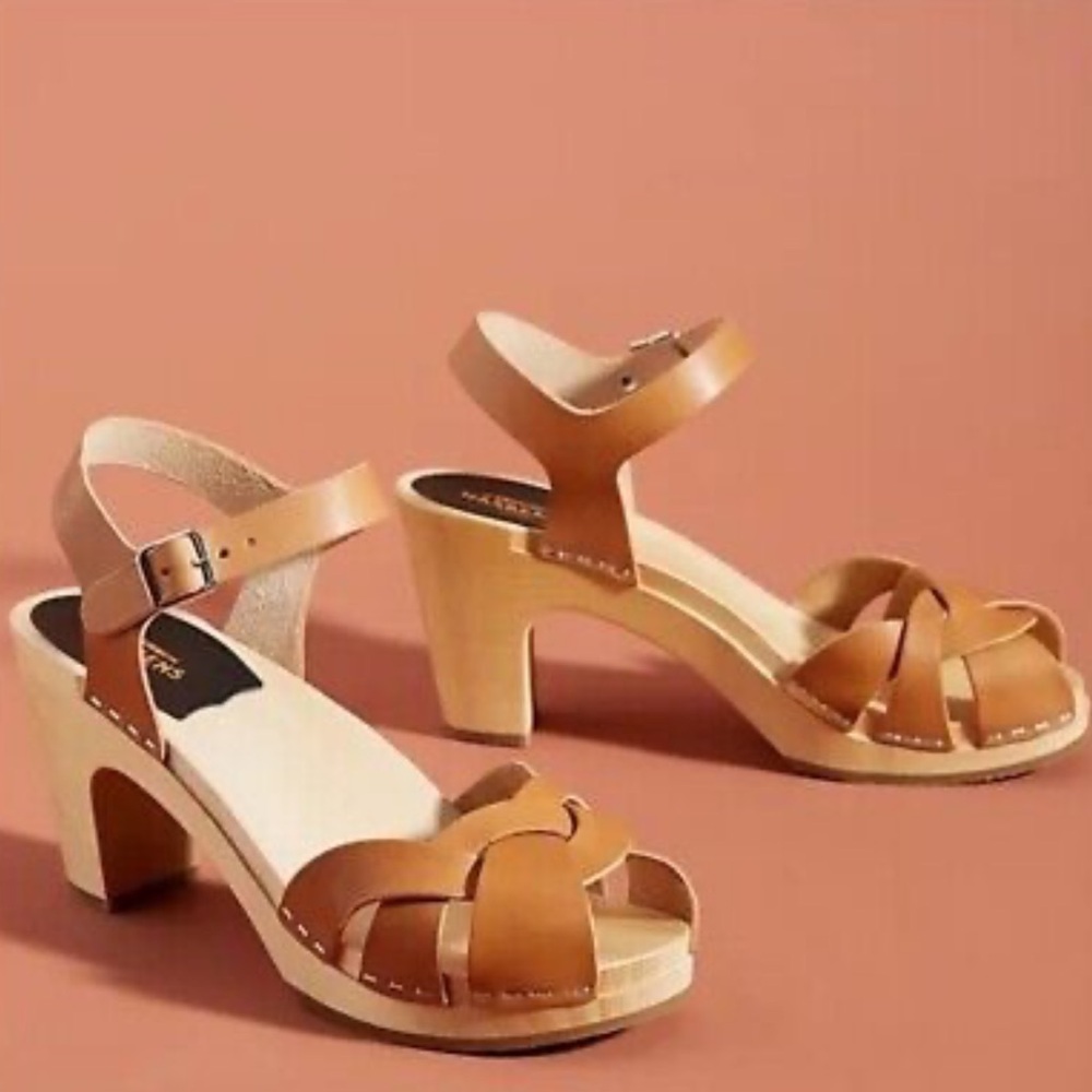 Iconic Swedish Hasbeens Tan Leather Clog Sandals